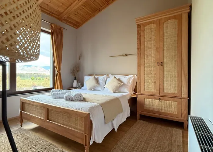 Voyage House In The Countryside Polen Turan